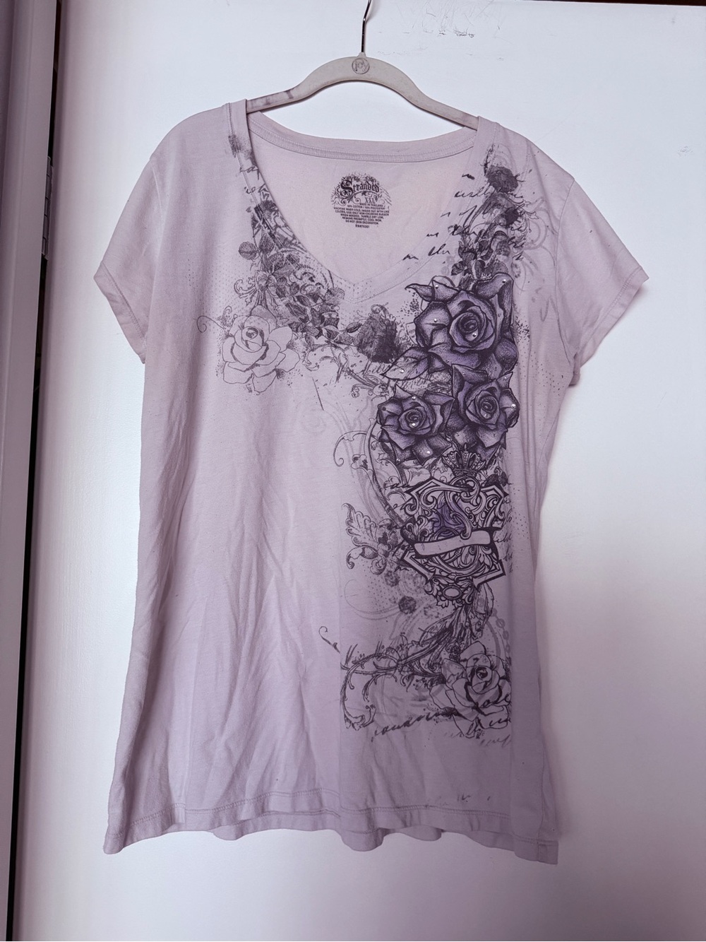 Women's cream with Lavender V-Neck Floral Graphic Tee, XXL